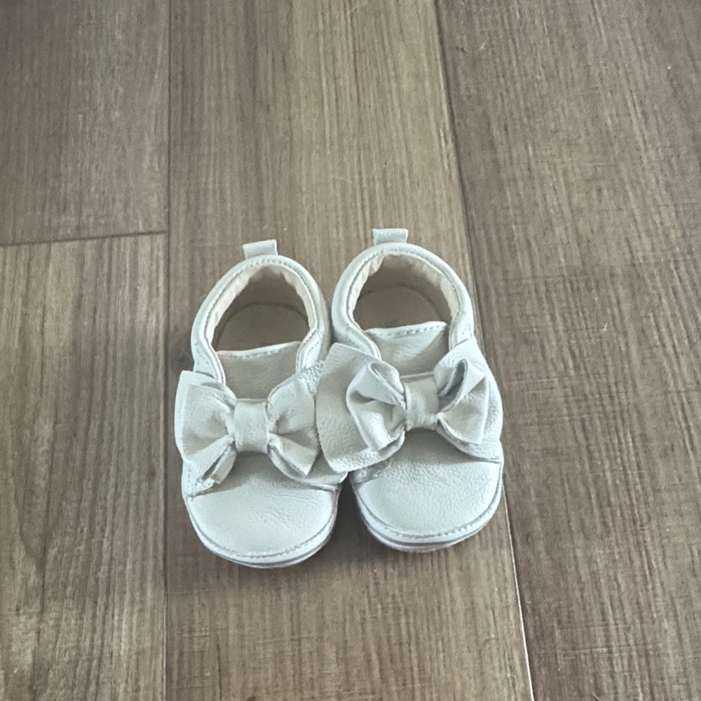 Robeez Baby/Toddler Shoes with Bow